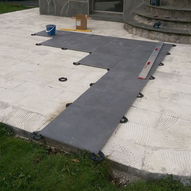 Flisheller legges direkte på betongunderlag.